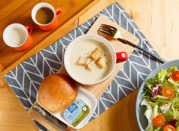 森林小徑健行店享受美食